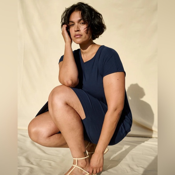 Brand new with 🏷️ 🔳Universal Standard: Iconic Geneva Dress (Navy) - Picture 10 of 11